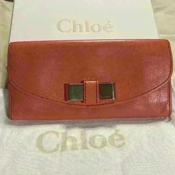 Chloe Long Wallet w/ Box, Authenticity Card and Dust Cover - Picture 3 of 15